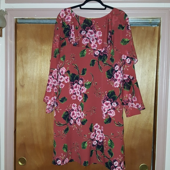 Eloquii Dresses & Skirts - Floral dress